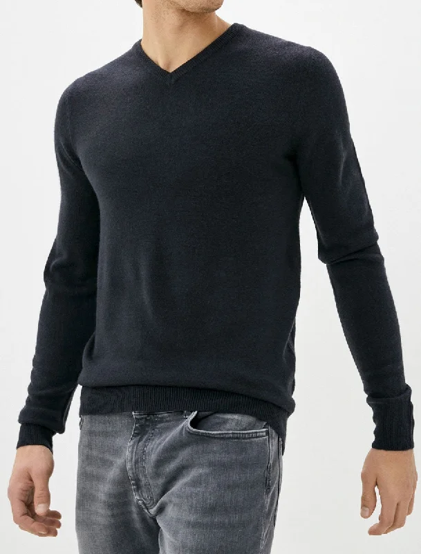 Silvo Soft Cashmillon V Neck Jumper In Dark Navy - Kensington Eastside