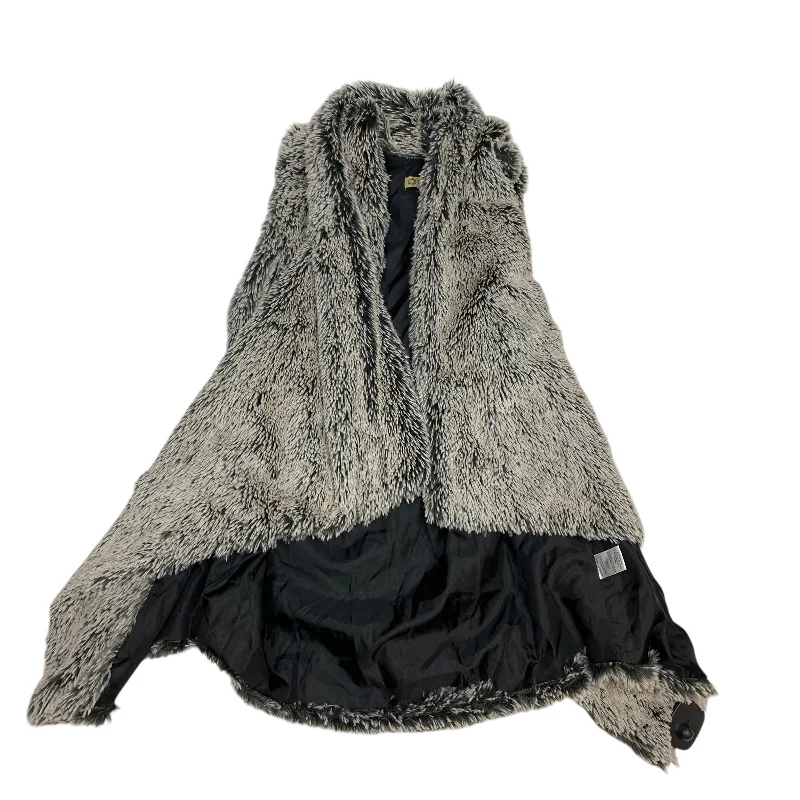 Vest Faux Fur & Sherpa By Democracy In Grey, Size: S